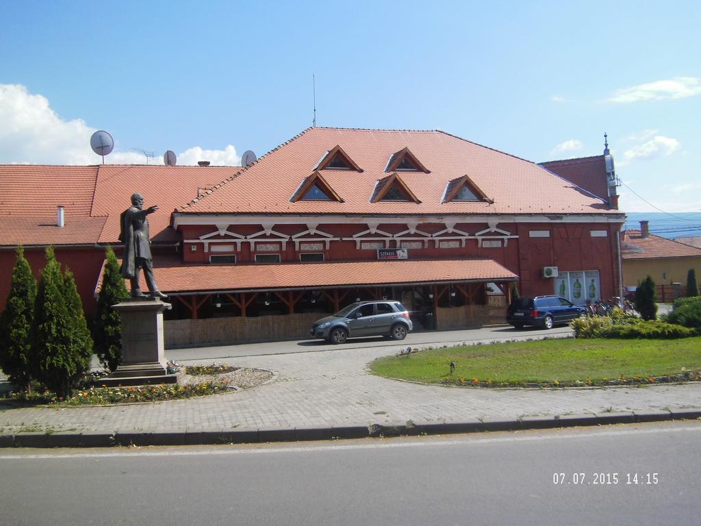 Pensiunea Szekely Ciumani Exterior foto