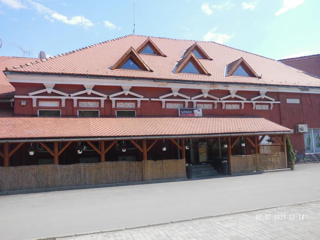 Pensiunea Szekely Ciumani Exterior foto